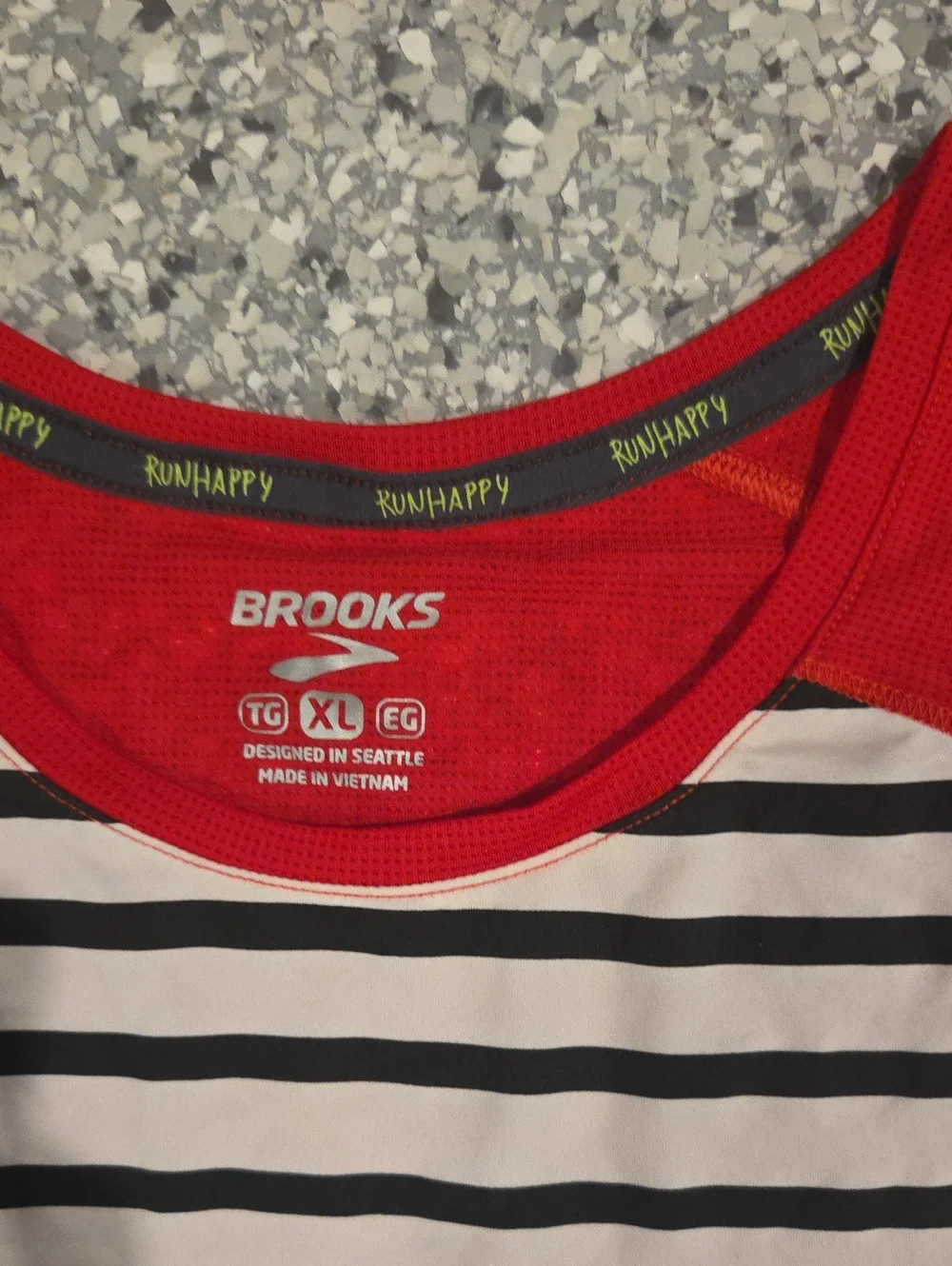 Bundle Of Nike + Brooks Sleeveless Running Shirts Size XL